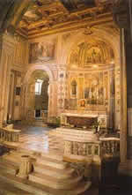 Una veduta dell'altare maggiore