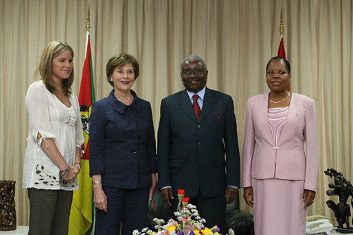 Maria da Luz Dai Guebuza - Esposa do Presidente da Repblica de Moambique