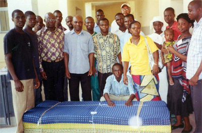 Consegna di materassi nella prigione di Garoua (Camerun)