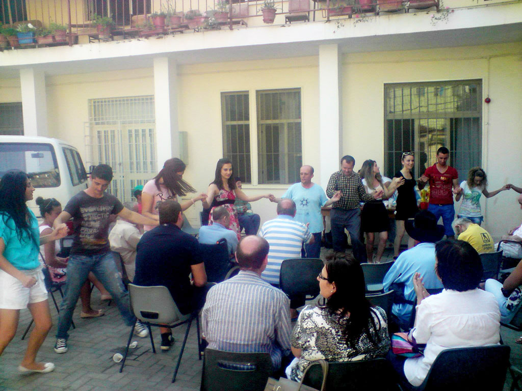 Sant'Egidio: giovani e anziani insieme a Tirana - Albania